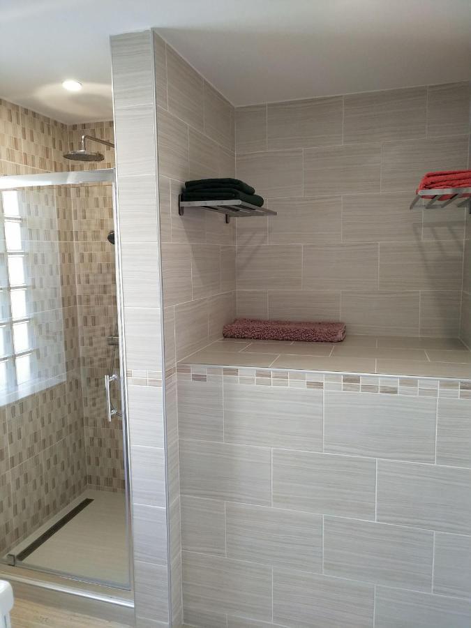 Exclusive Beachfront Villa Fonyód 外观 照片
