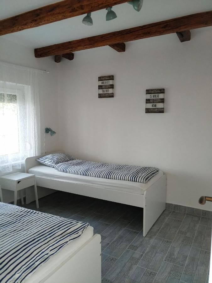 Exclusive Beachfront Villa Fonyód 外观 照片