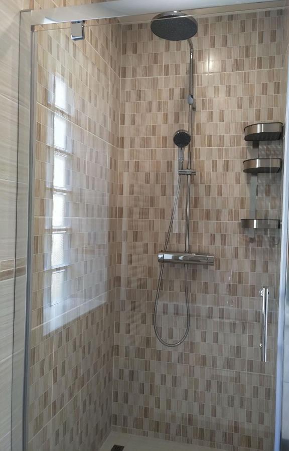 Exclusive Beachfront Villa Fonyód 外观 照片